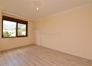 شقة اطلالة بحر في الانيا - غرفتين وصالة مع مطبخ منفصل -في مركز الانيا 