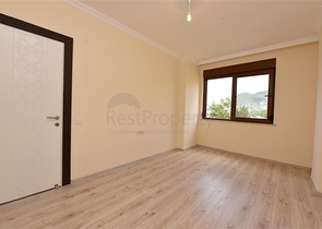 شقة اطلالة بحر في الانيا - غرفتين وصالة مع مطبخ منفصل -في مركز الانيا 