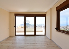 شقة اطلالة بحر في الانيا - غرفتين وصالة مع مطبخ منفصل -في مركز الانيا 