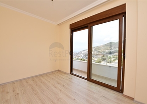 شقة اطلالة بحر في الانيا - غرفتين وصالة مع مطبخ منفصل -في مركز الانيا 