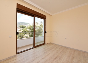 شقة اطلالة بحر في الانيا - غرفتين وصالة مع مطبخ منفصل -في مركز الانيا 