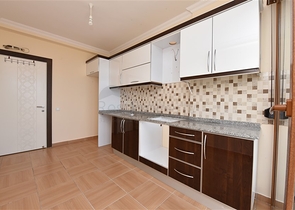 شقة اطلالة بحر في الانيا - غرفتين وصالة مع مطبخ منفصل -في مركز الانيا 