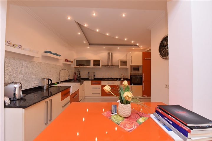 عقارات للبيع في مركز الانيا - دوبلكس فاخرة -4 غرف وصالة -في مركز الانيا 