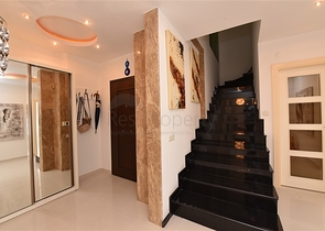 عقارات للبيع في مركز الانيا - دوبلكس فاخرة -4 غرف وصالة -في مركز الانيا 