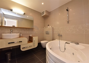 عقارات للبيع في مركز الانيا - دوبلكس فاخرة -4 غرف وصالة -في مركز الانيا 