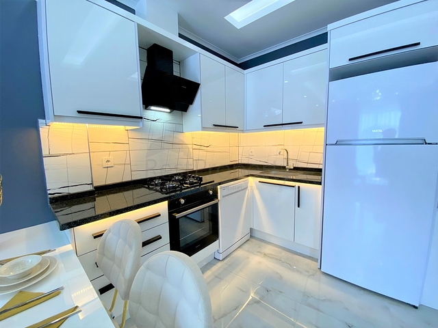 شقق للبيع في محمودلار - غرفة وصالة -مفروشة بأناقة -ضمن مجمع جديد -في محمودلار / الانيا 