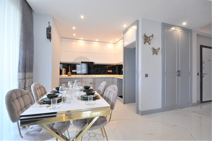 شقق اطلالة بحر في الانيا -غرفتين وصالة -مجمع عائلي - في توسمور / الانيا 