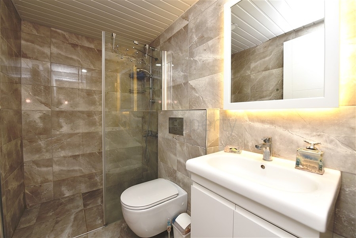 دوبلكس للبيع في محمودلار - 3 غرف وصالة -مؤثثة -ضمن مجمع حديث -الانيا 