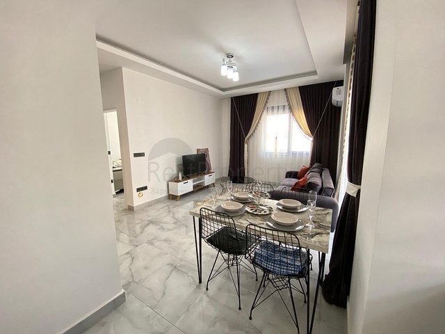 شقة جديدة في محمودلار - غرفة وصالة -موقع مركزي -في محمودلار / الانيا 