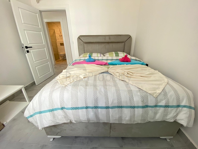 شقة جديدة في محمودلار - غرفة وصالة -موقع مركزي -في محمودلار / الانيا 