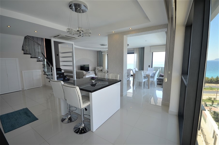 شقق فاخرة في الانيا - اطلالة بحر مباشرة -دوبلكس 3 غرف وصالة -مجمع 5 نجوم - كارجيجاك / الانيا 