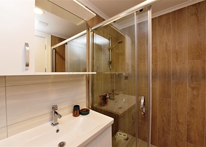 شقق للبيع في محمودلار - غرفة وصالة -مفروشة -ضمن مجمع حديث -في الانيا 