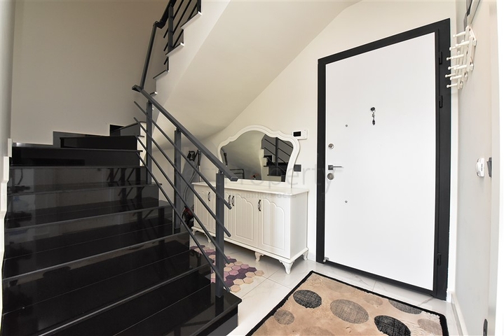 بنتهاوس 2 + 1 للإيجار في منطقة شاطئ كليوباترا