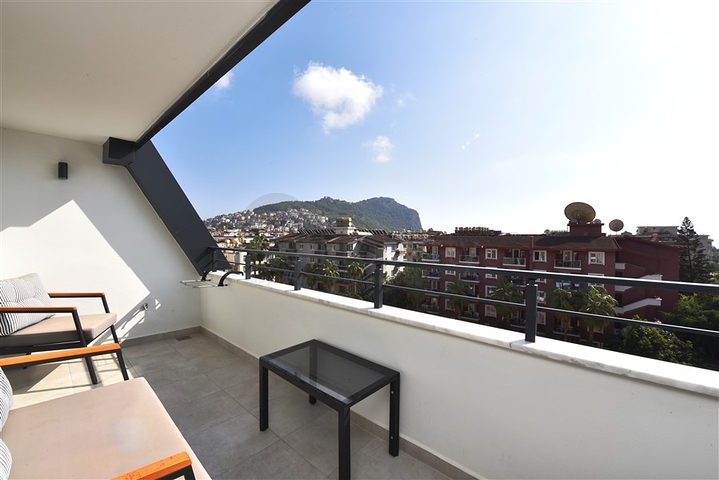 بنتهاوس 2 + 1 للإيجار في منطقة شاطئ كليوباترا