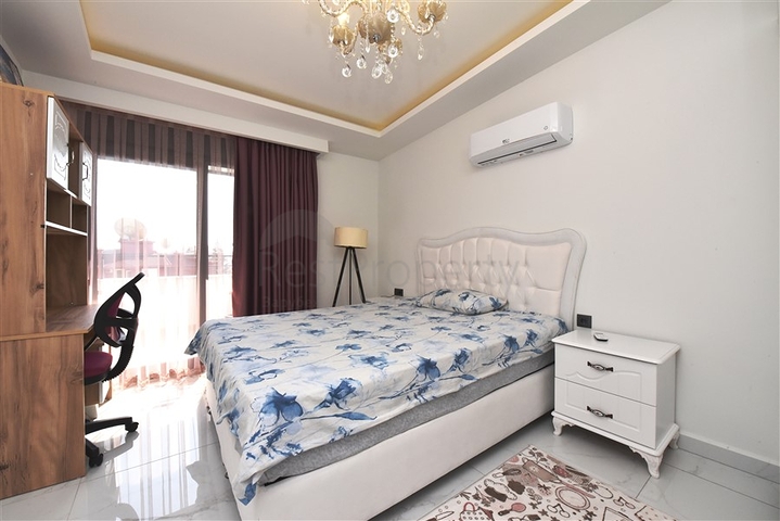 بنتهاوس 2 + 1 للإيجار في منطقة شاطئ كليوباترا