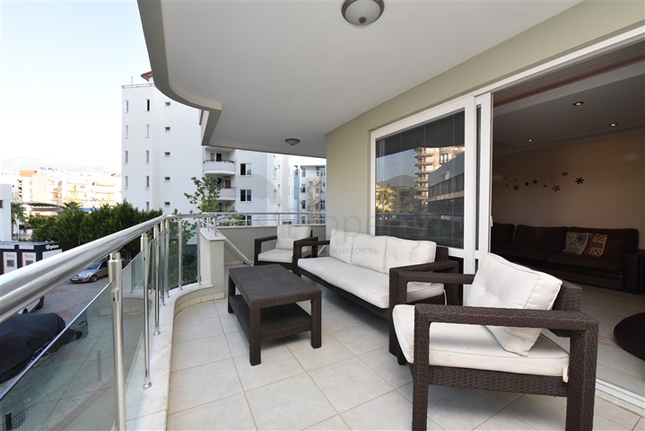 شقق للبيع في الانيا - غرفتين وصالة -مفروشة -ضمن مجمع عائلي في توسمور / الانيا 