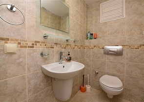 شقق للبيع في الانيا - غرفتين وصالة -مفروشة -ضمن مجمع عائلي في توسمور / الانيا 