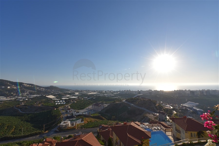 دوبلكس للبيع في غولد سيتي - اطلالة بحر - 3 غرف وصالة -كارجيجاك / الانيا 