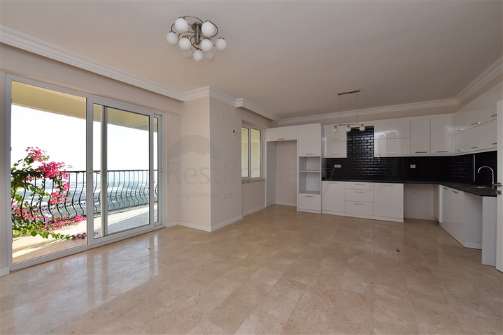 دوبلكس للبيع في غولد سيتي - اطلالة بحر - 3 غرف وصالة -كارجيجاك / الانيا 