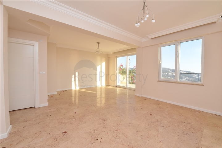 دوبلكس للبيع في غولد سيتي - اطلالة بحر - 3 غرف وصالة -كارجيجاك / الانيا 