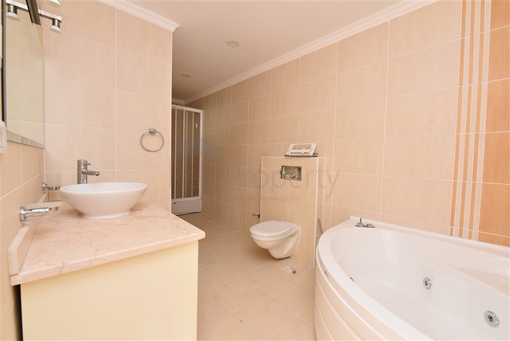 دوبلكس للبيع في غولد سيتي - اطلالة بحر - 3 غرف وصالة -كارجيجاك / الانيا 