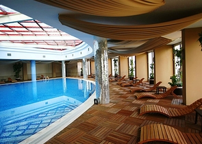 دوبلكس للبيع في غولد سيتي - اطلالة بحر - 3 غرف وصالة -كارجيجاك / الانيا 