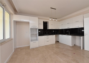 دوبلكس للبيع في غولد سيتي - اطلالة بحر - 3 غرف وصالة -كارجيجاك / الانيا 