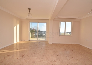 دوبلكس للبيع في غولد سيتي - اطلالة بحر - 3 غرف وصالة -كارجيجاك / الانيا 