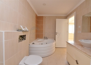 دوبلكس للبيع في غولد سيتي - اطلالة بحر - 3 غرف وصالة -كارجيجاك / الانيا 