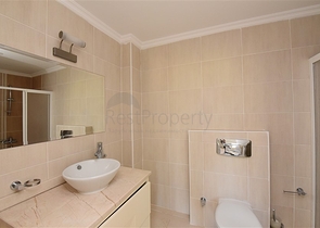 دوبلكس للبيع في غولد سيتي - اطلالة بحر - 3 غرف وصالة -كارجيجاك / الانيا 