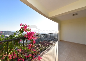 دوبلكس للبيع في غولد سيتي - اطلالة بحر - 3 غرف وصالة -كارجيجاك / الانيا 