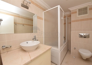 دوبلكس للبيع في غولد سيتي - اطلالة بحر - 3 غرف وصالة -كارجيجاك / الانيا 