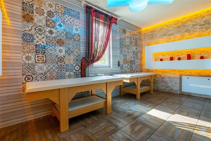 شقة اطلالة بحر في محمودلار - تصميم 2 غرفة وصالة -مجمع انيق - محمودلار / الانيا 