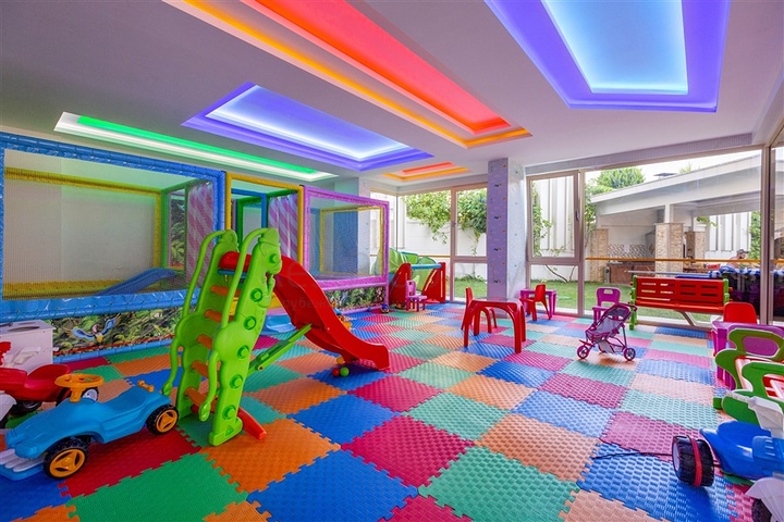 شقة اطلالة بحر في محمودلار - تصميم 2 غرفة وصالة -مجمع انيق - محمودلار / الانيا 