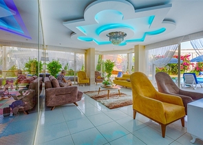 شقة اطلالة بحر في محمودلار - تصميم 2 غرفة وصالة -مجمع انيق - محمودلار / الانيا 