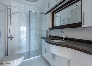 شقة اطلالة بحر في محمودلار - تصميم 2 غرفة وصالة -مجمع انيق - محمودلار / الانيا 