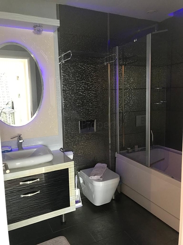 شقة للبيع في مجمع ازورا بارك - غرفتين وصالة -مفروشة -في محمودلار / الانيا 