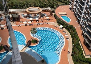 شقة للبيع في مجمع ازورا بارك - غرفتين وصالة -مفروشة -في محمودلار / الانيا 