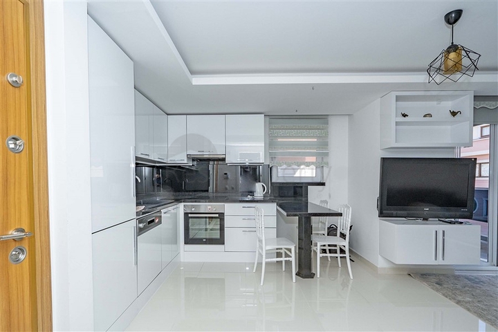 شقق في مركز الانيا - تصميم غرفة وصالة -مؤثثة - قريبة من البحر -في الانيا 