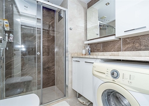 شقق في مركز الانيا - تصميم غرفة وصالة -مؤثثة - قريبة من البحر -في الانيا 