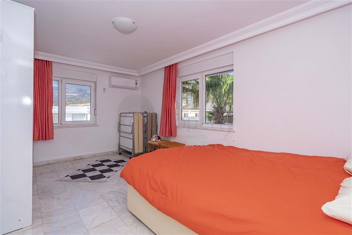 فلل للبيع في الانيا - اطلالة بحر -مستقلة مع مسبح خاص -في كارجيجاك / الانيا 