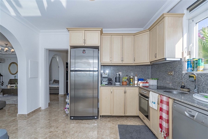 فلل للبيع في الانيا - اطلالة بحر -مستقلة مع مسبح خاص -في كارجيجاك / الانيا 