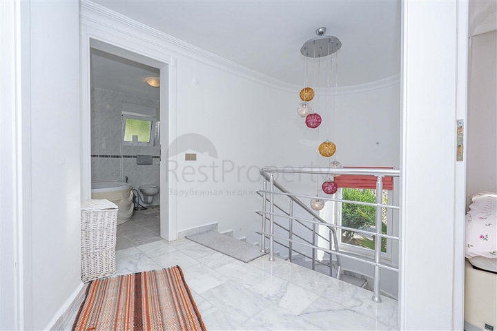 فلل للبيع في الانيا - اطلالة بحر -مستقلة مع مسبح خاص -في كارجيجاك / الانيا 