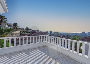 فلل للبيع في الانيا - اطلالة بحر -مستقلة مع مسبح خاص -في كارجيجاك / الانيا 