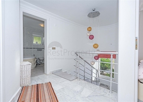 فلل للبيع في الانيا - اطلالة بحر -مستقلة مع مسبح خاص -في كارجيجاك / الانيا 