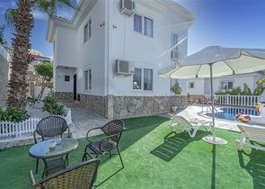 فلل للبيع في الانيا - اطلالة بحر -مستقلة مع مسبح خاص -في كارجيجاك / الانيا 