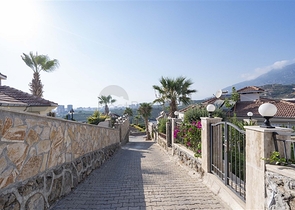 فلل للبيع في الانيا - اطلالة بحر -مستقلة مع مسبح خاص -في كارجيجاك / الانيا 