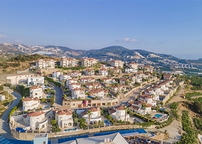 فلل للبيع في الانيا - اطلالة بحر -مستقلة مع مسبح خاص -في كارجيجاك / الانيا 