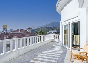 فلل للبيع في الانيا - اطلالة بحر -مستقلة مع مسبح خاص -في كارجيجاك / الانيا 