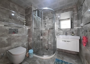 شقة غرفة وصالة في محمودلار - مفروشة وضمن مجمع انيق - محمودلار / الانيا 